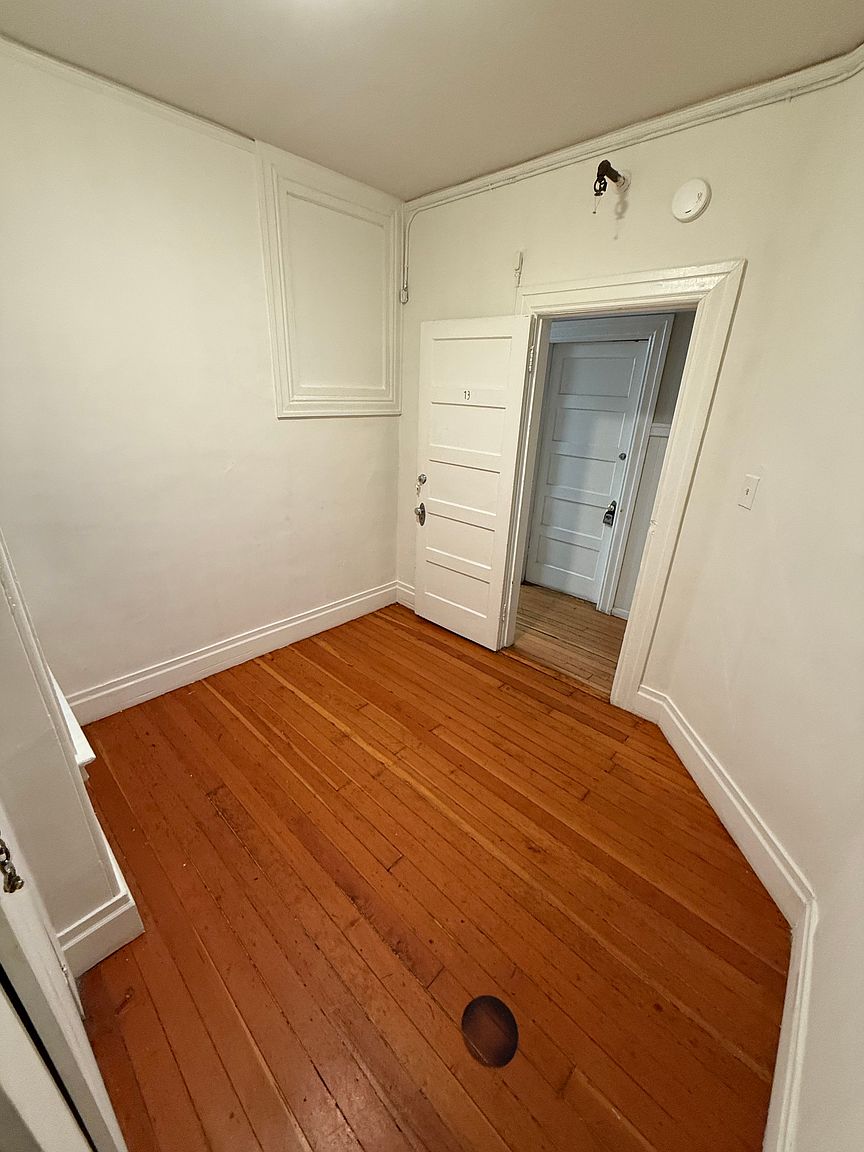 730 Broadway photo 4