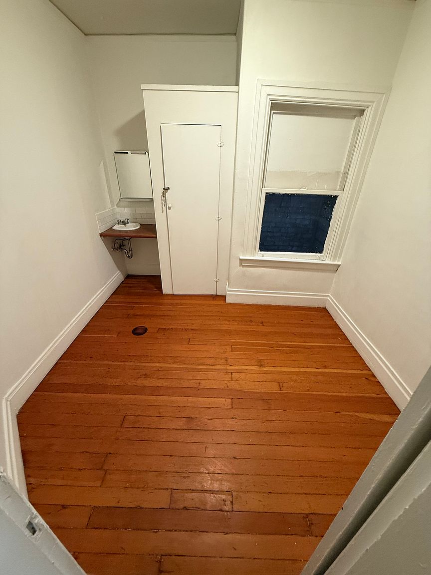 730 Broadway photo 5