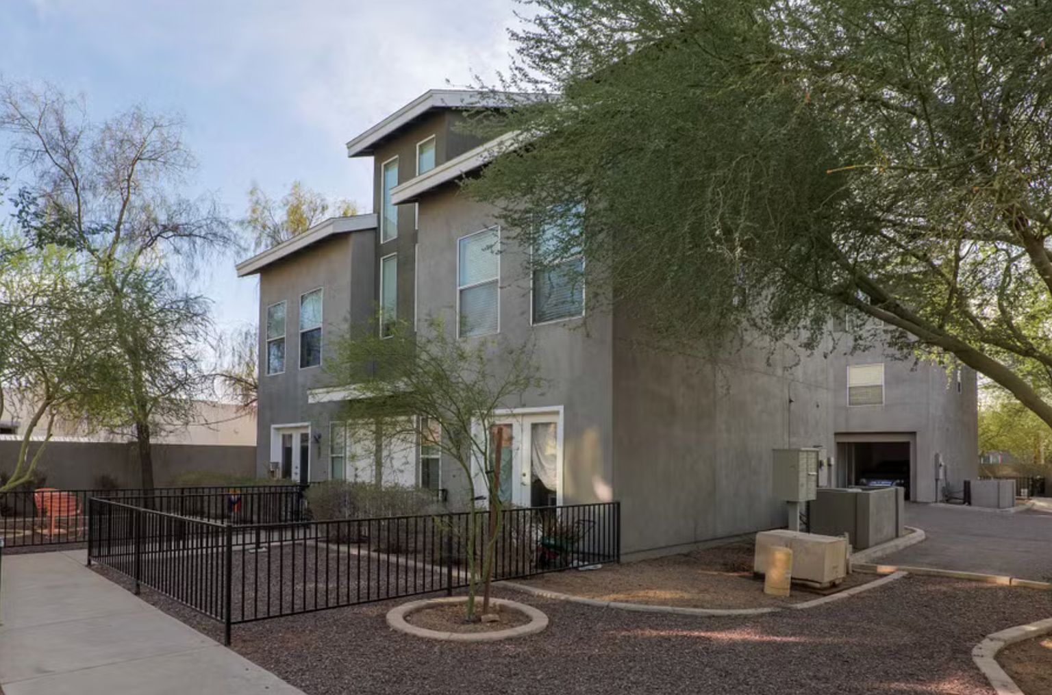 1205 W Roosevelt St Phoenix, AZ 85007 photo 3