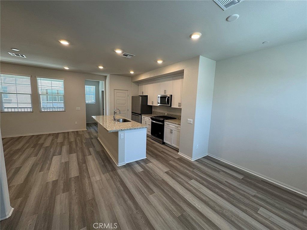 28094 Melrose Dr photo 4