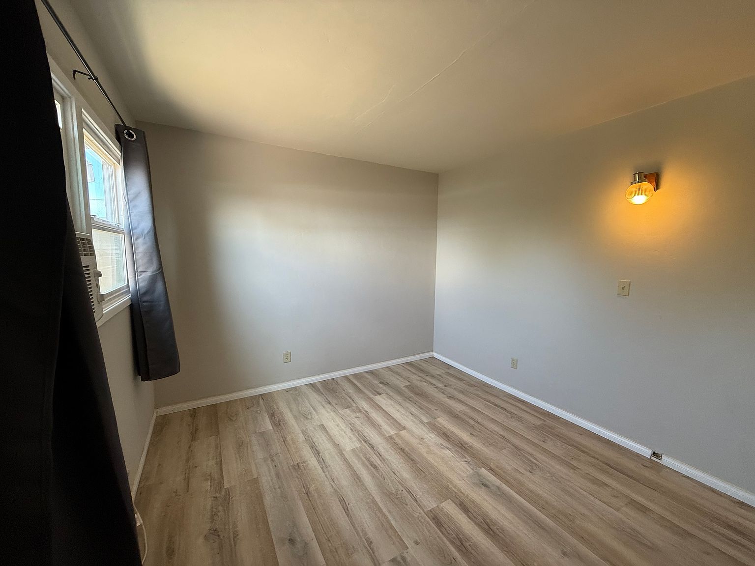 1247 Tobias Dr photo 3