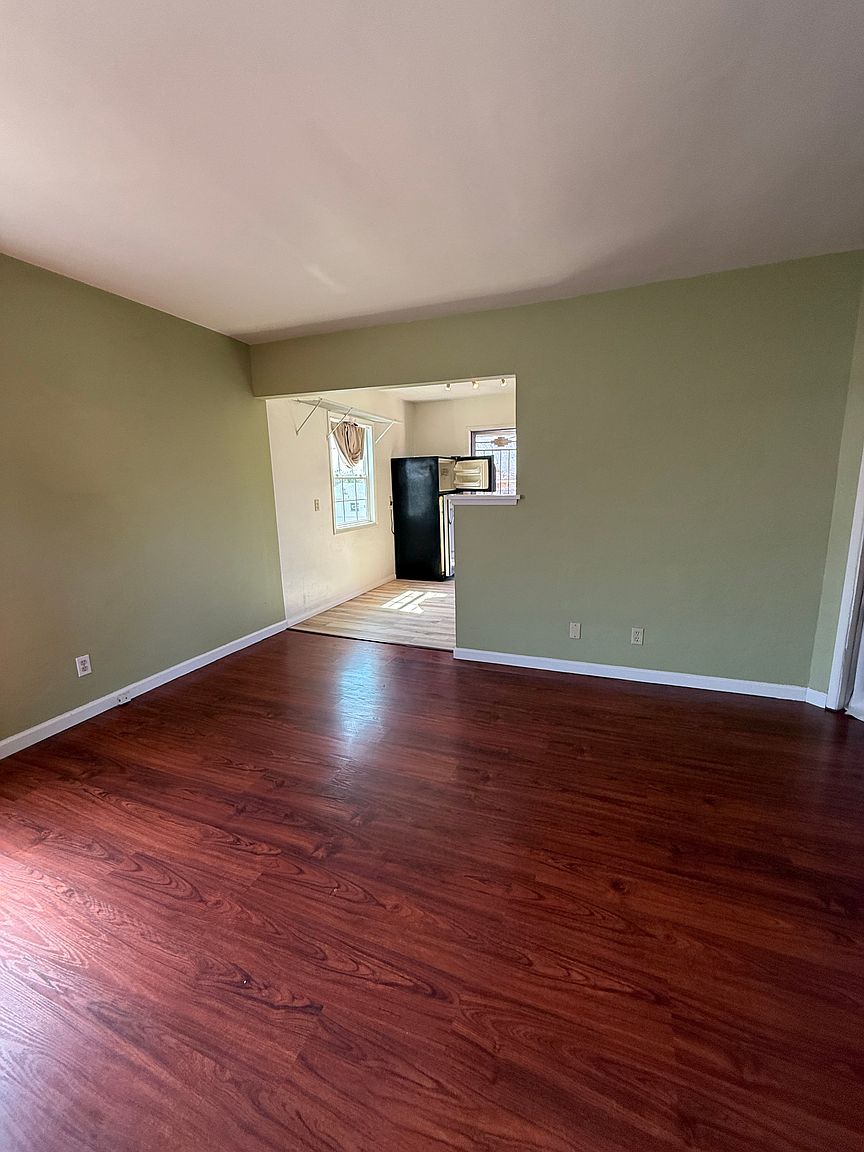 1247 Tobias Dr photo 4