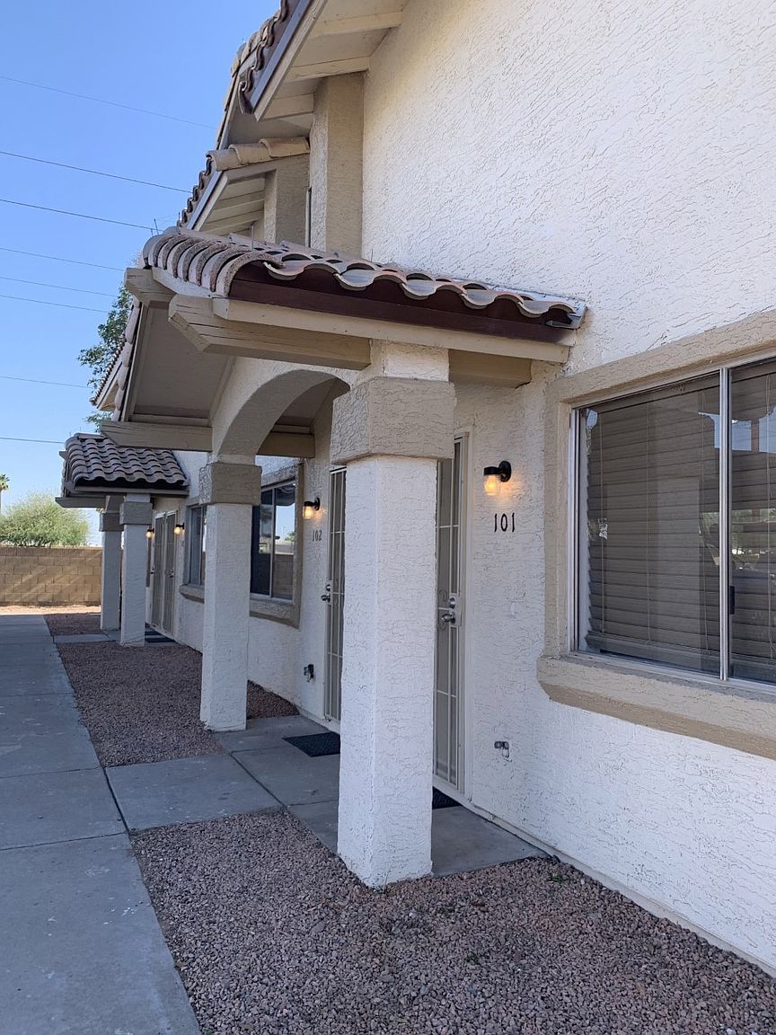 Charming 2BR Townhome in Mesa photo 2