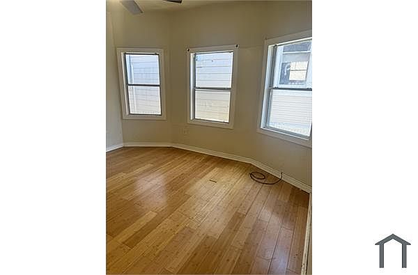 826 Mead Ave photo 2