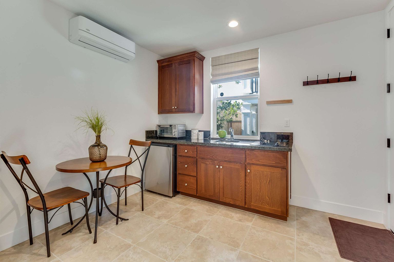 520 Ashton Way photo 3