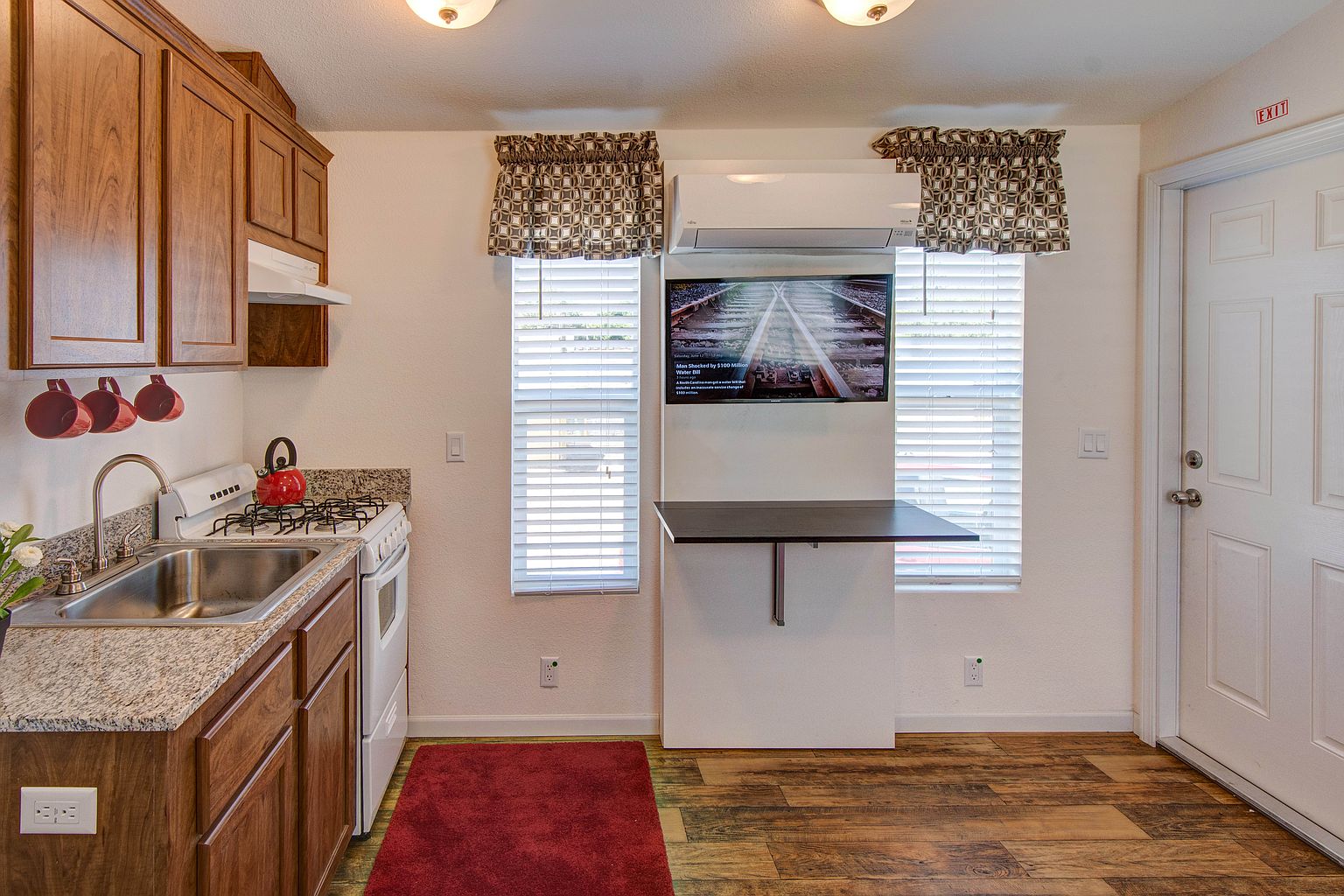 433 Admiral Callaghan Ln photo 3
