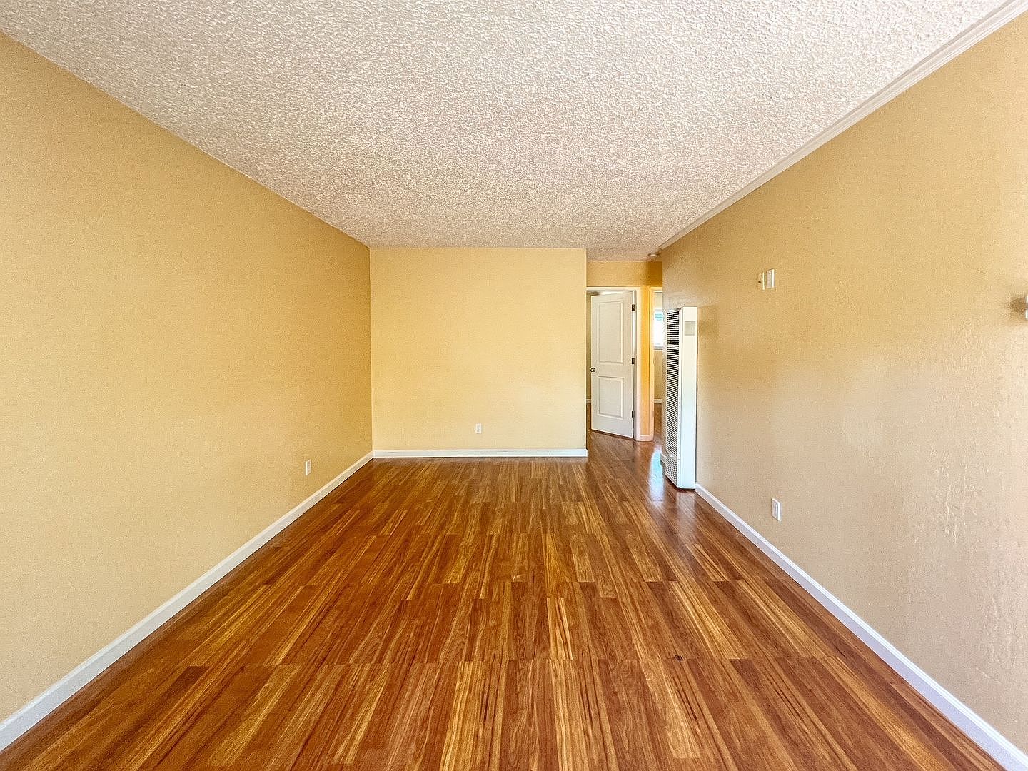 405-449 Riverside Dr photo 3
