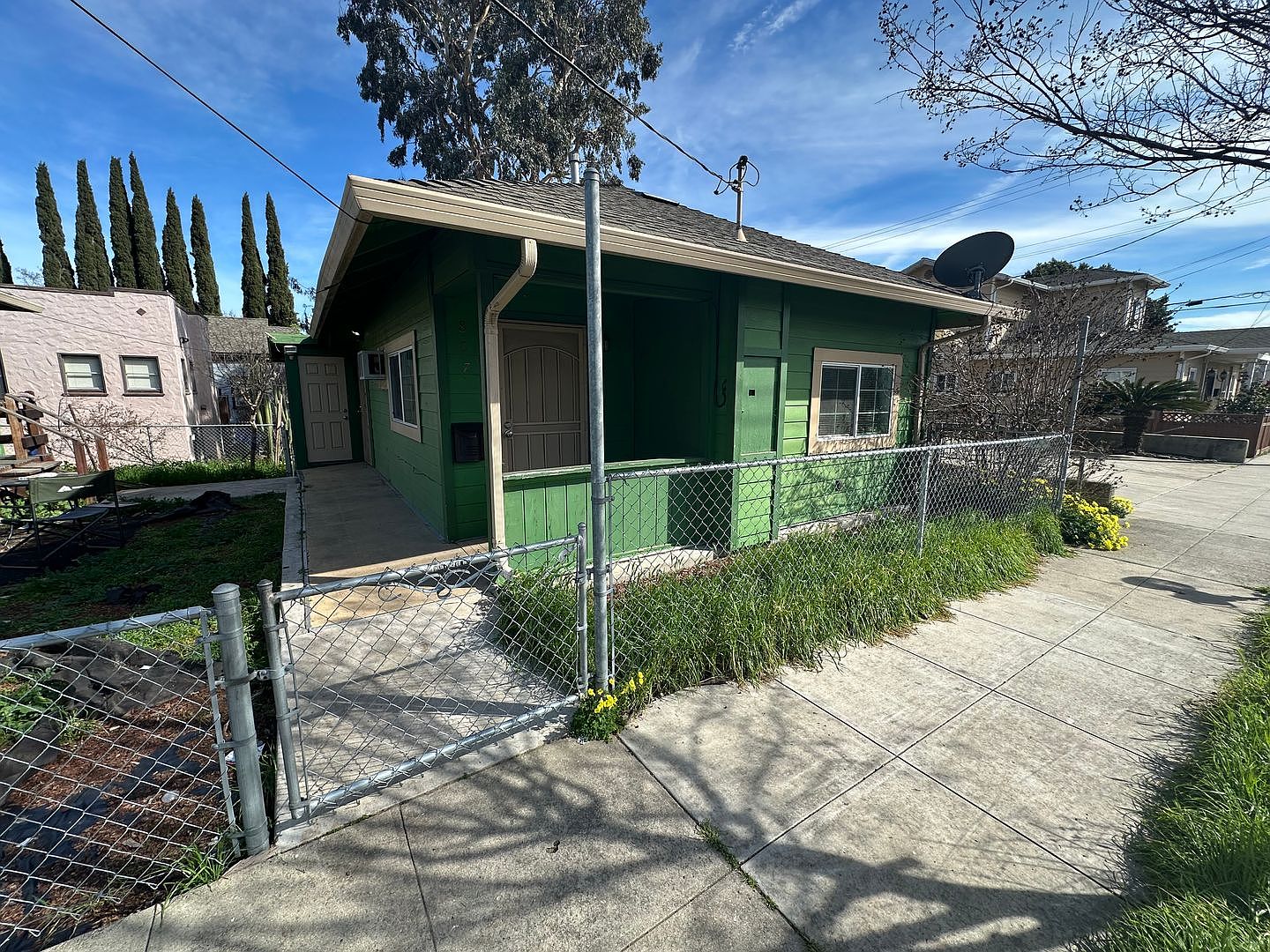 807 G St Antioch, CA 94509 photo 3
