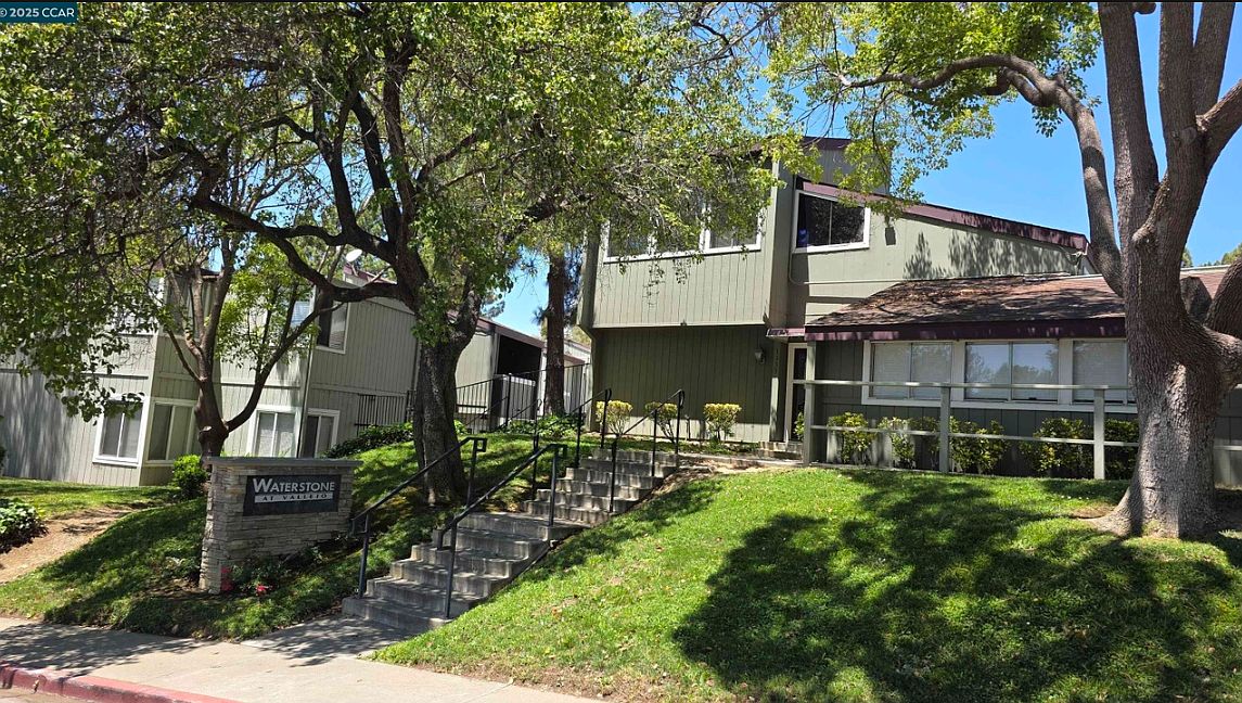 1333 N Camino Alto Rd photo 3
