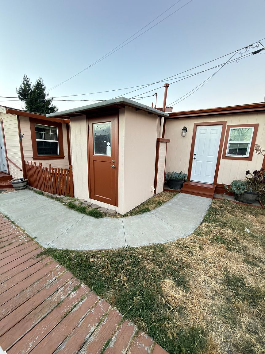 1BR/1BA Single Family House on Sunset Blvd · Hayward photo 4