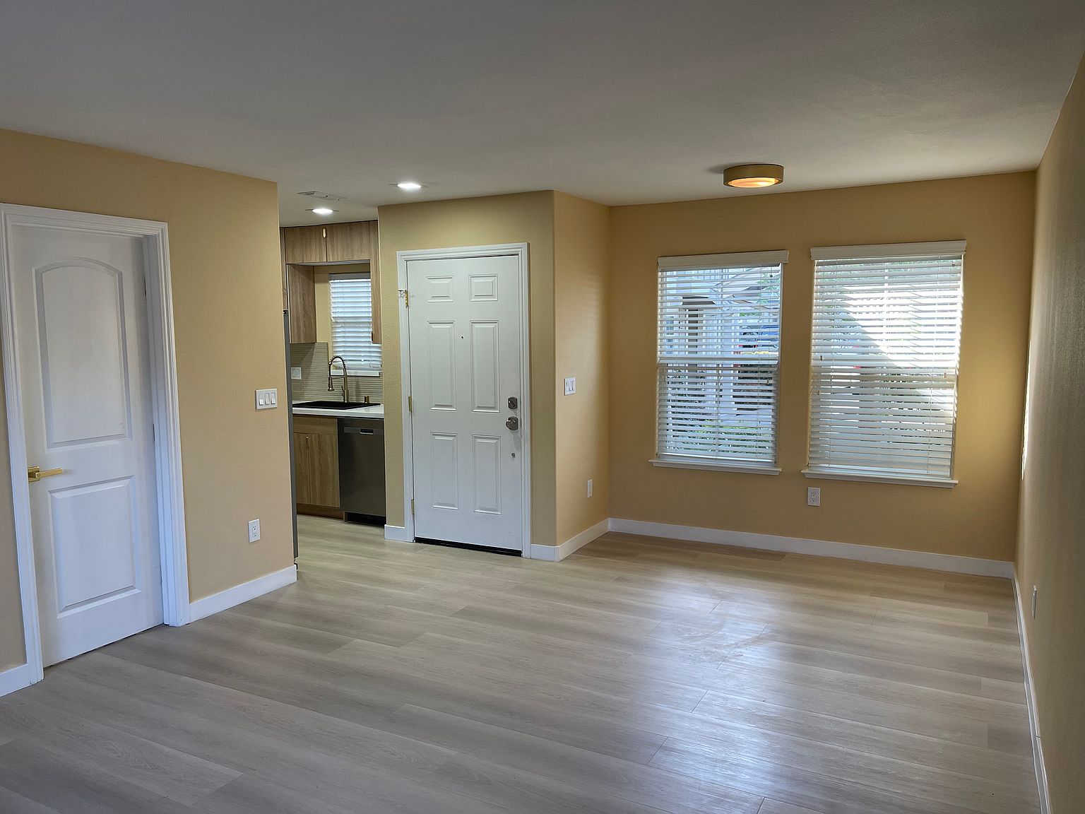 Bloomfield Apartments photo 2