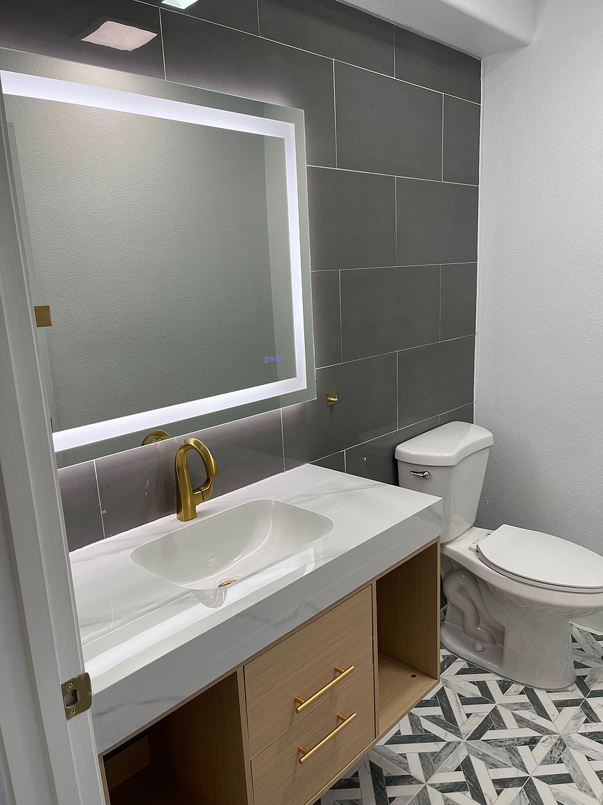 Bloomfield Apartments photo 5