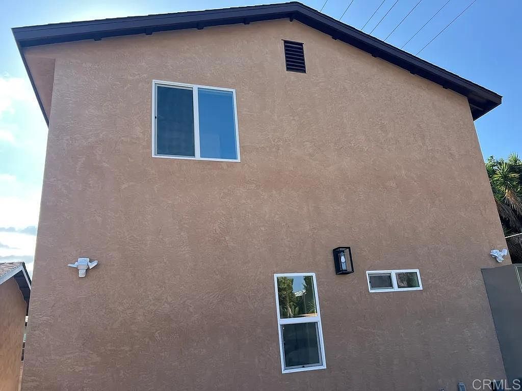 8778 Dallas St photo 2