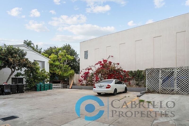 128 Kalmia St photo 2