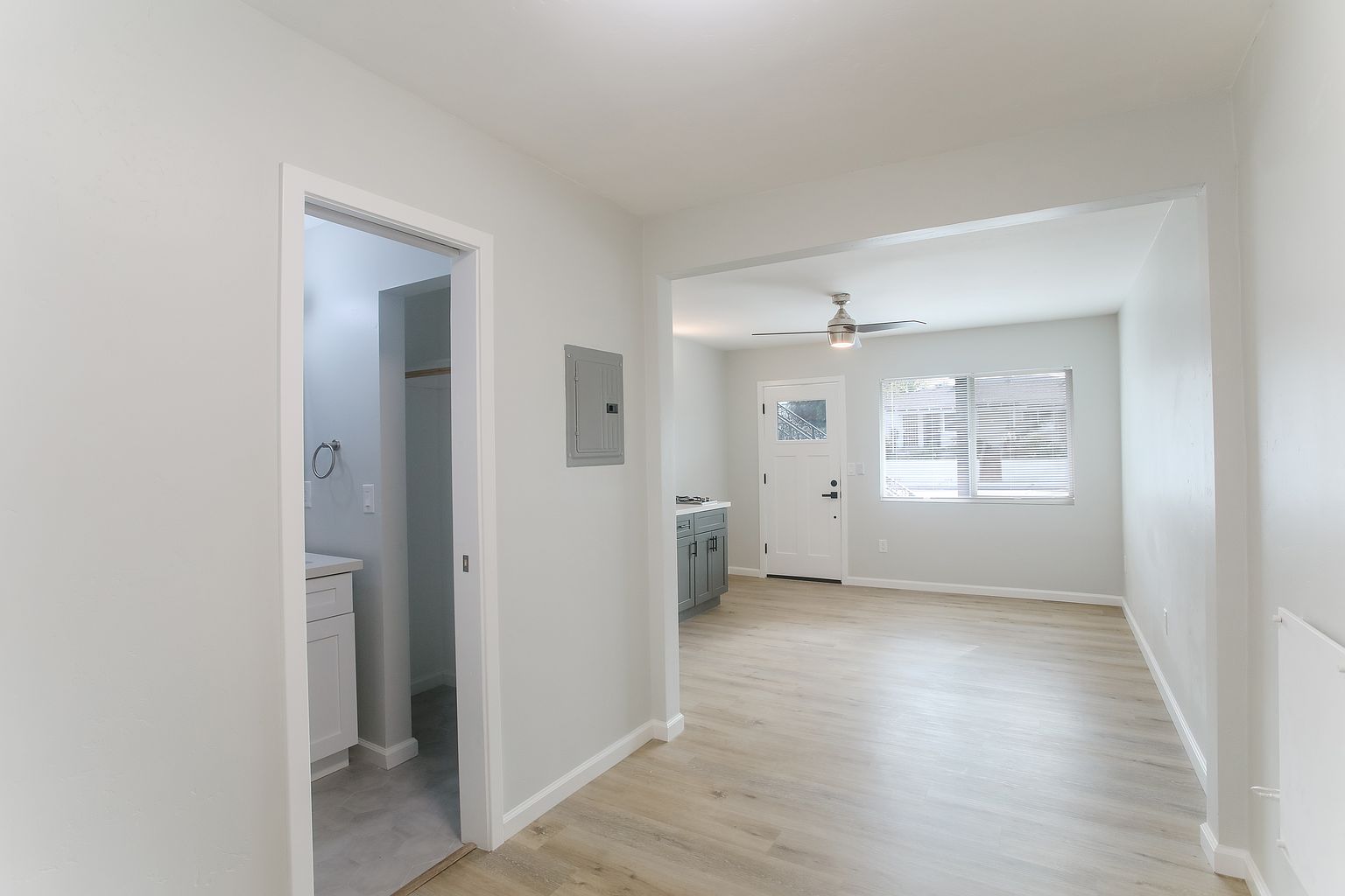 4205 Noyes St photo 5