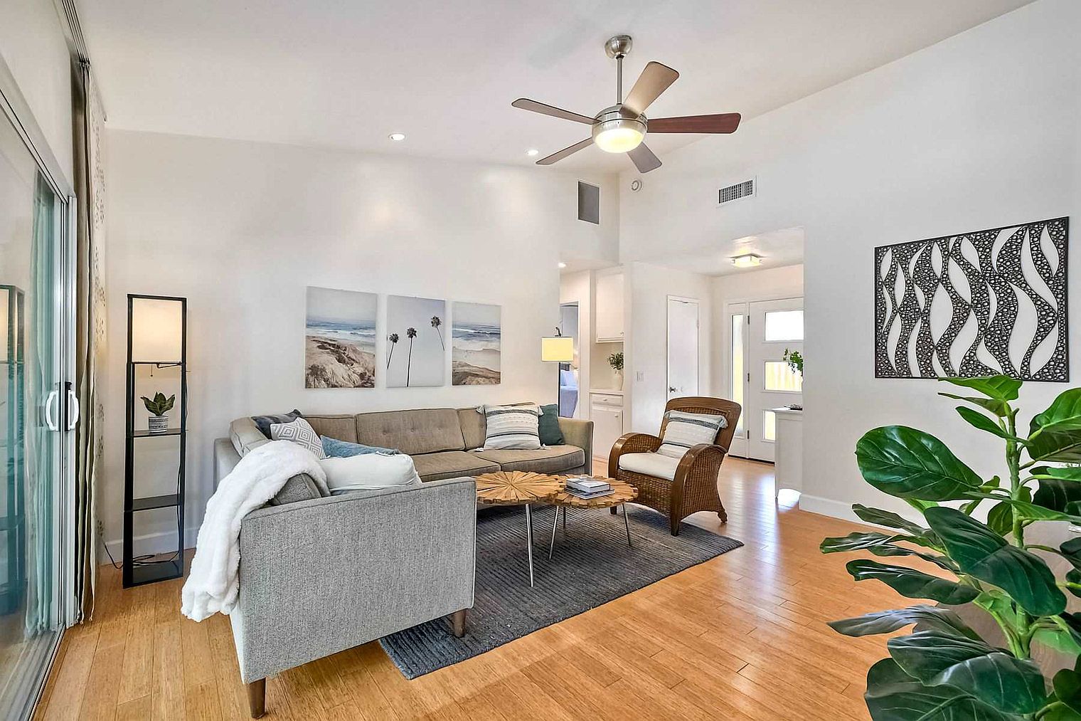 211 Chapalita Dr photo 5