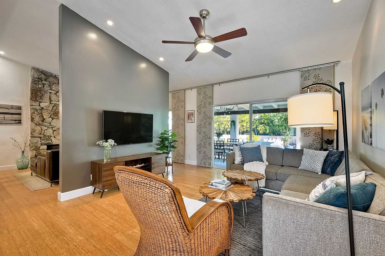 211 Chapalita Dr photo 4