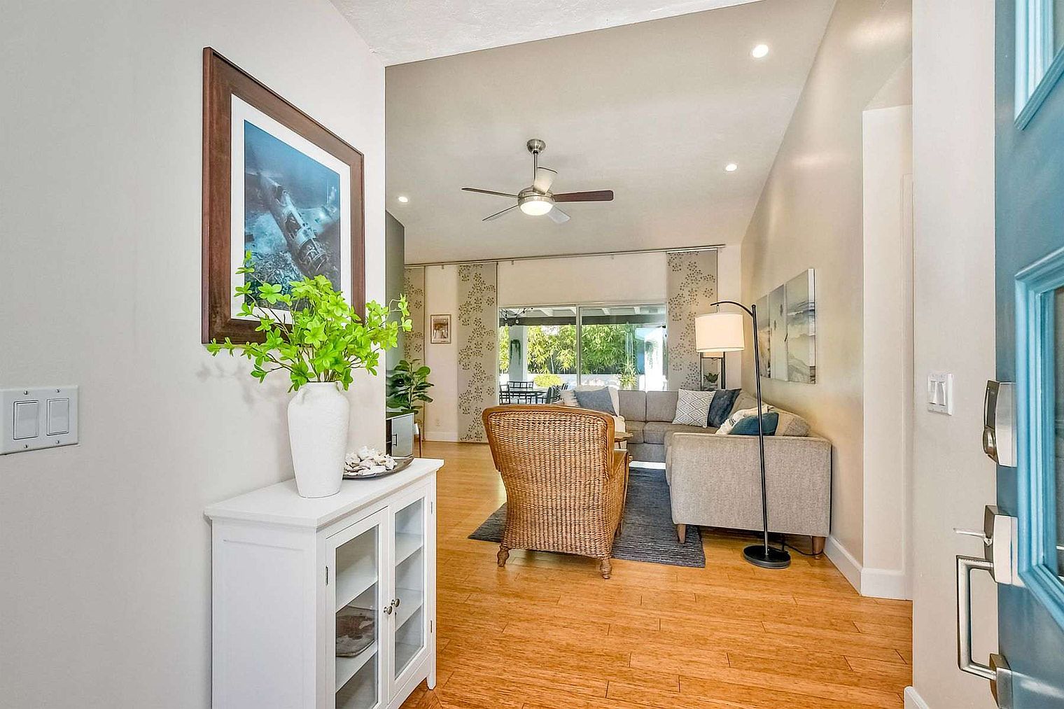 211 Chapalita Dr photo 2