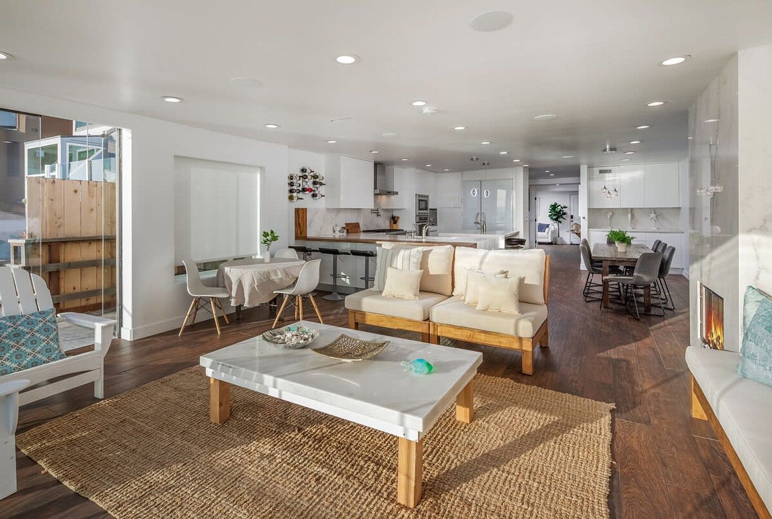 1062 Neptune Ave photo 2