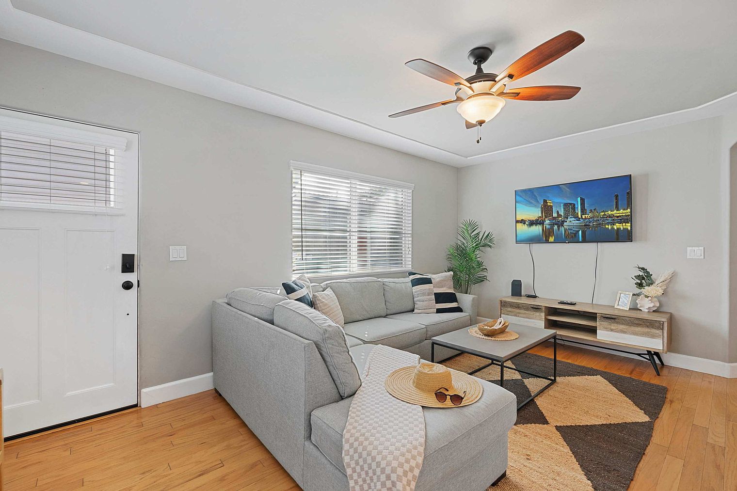 4746 Del Monte Ave photo 4