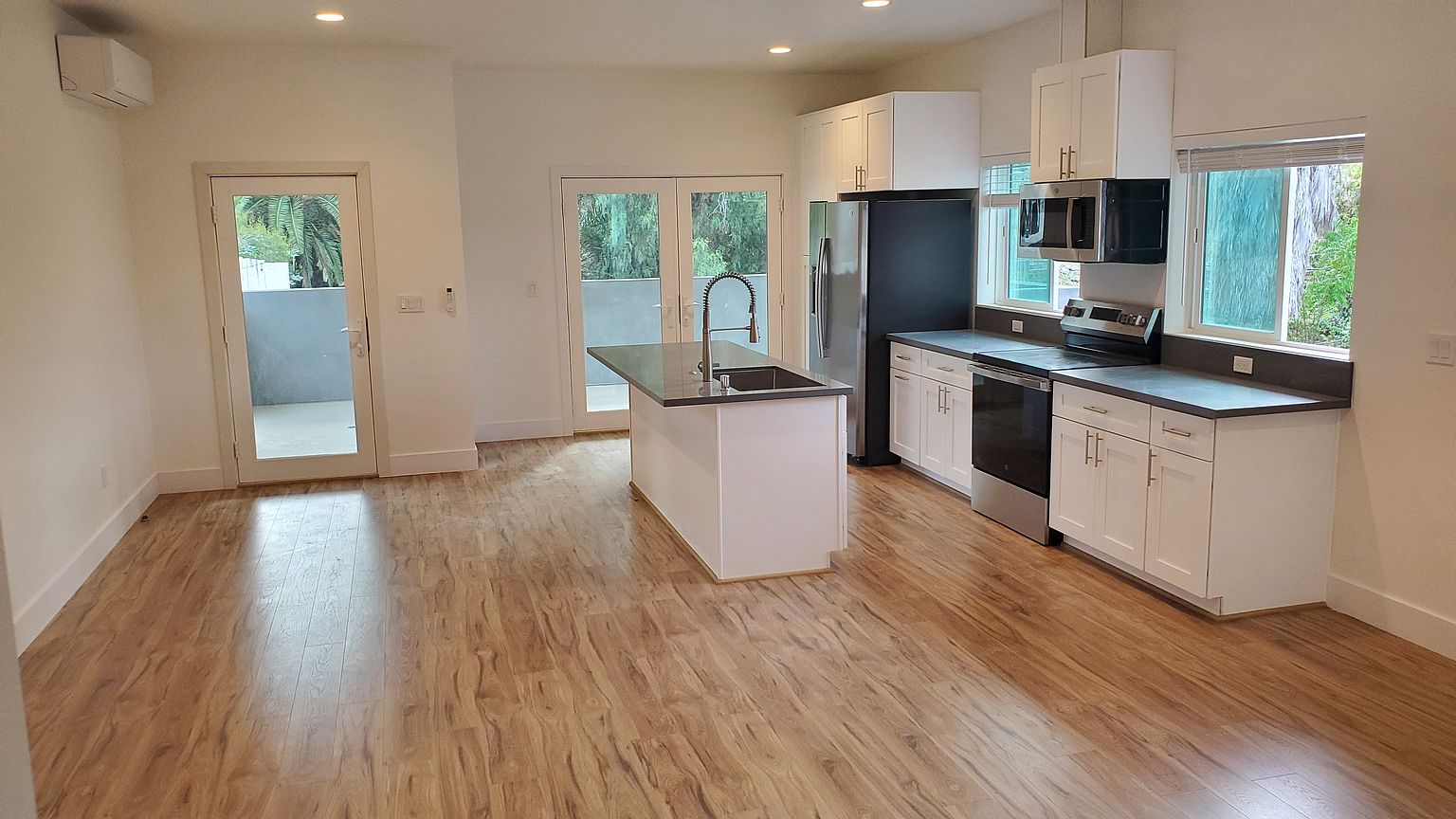 10913 Sunray Pl photo 2