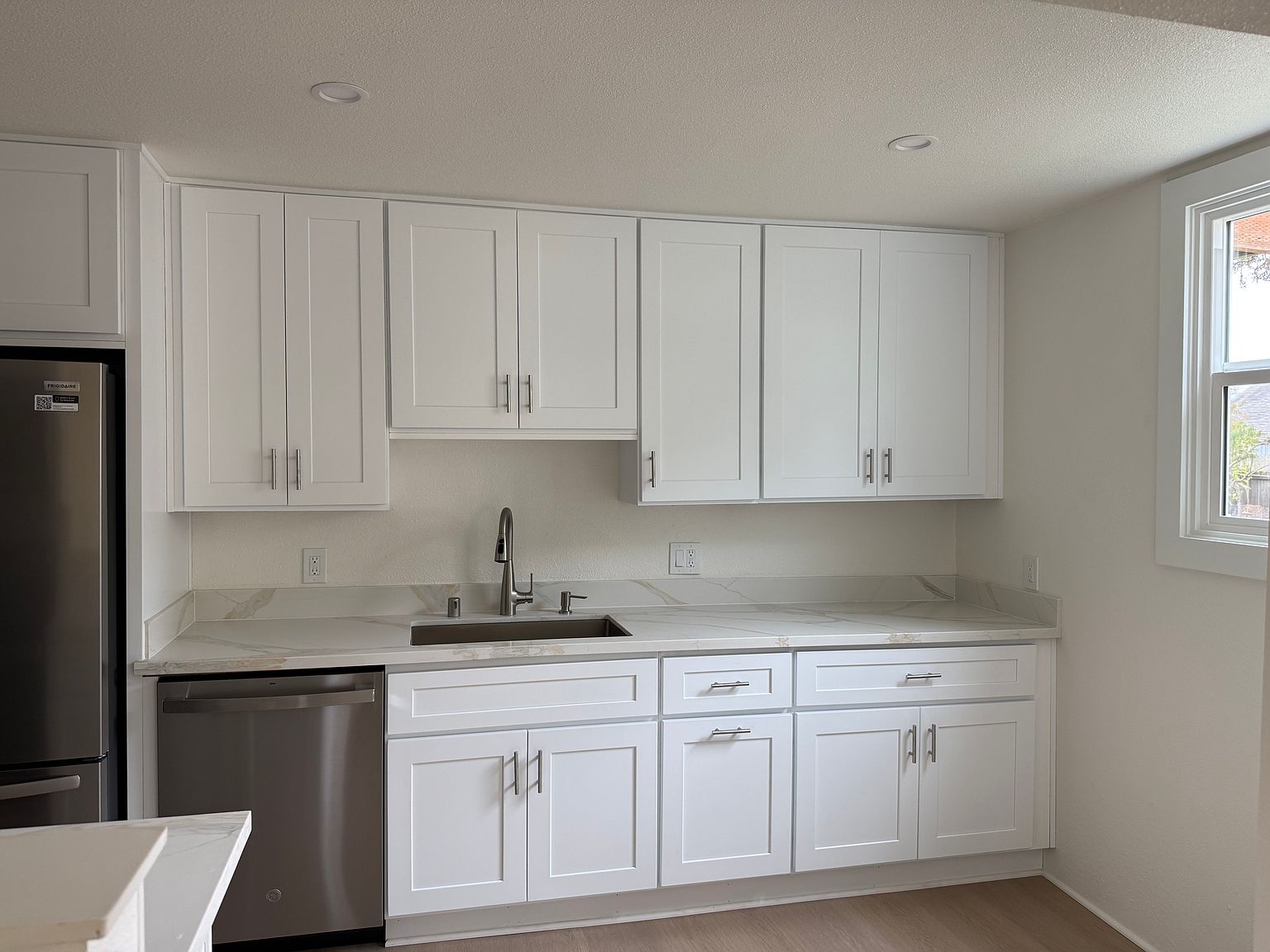 1100 Park Ave photo 4