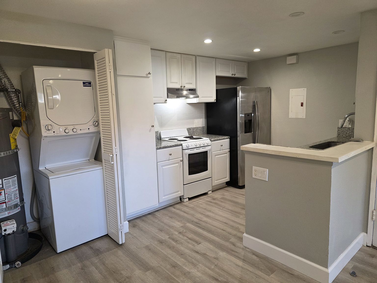 871 W San Ysidro Blvd photo 3