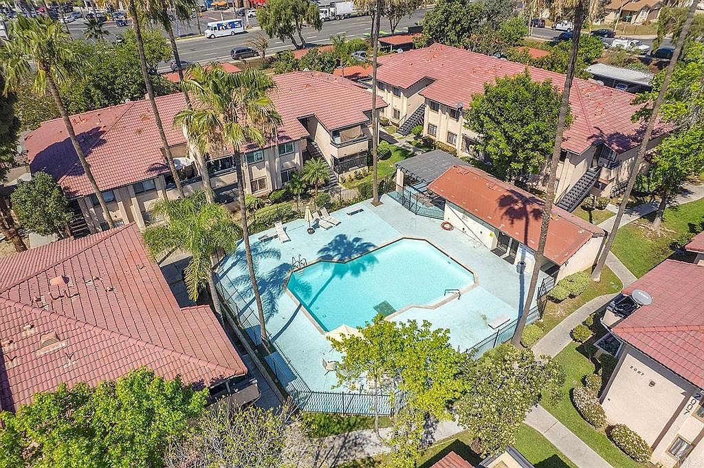 871 W San Ysidro Blvd photo 4