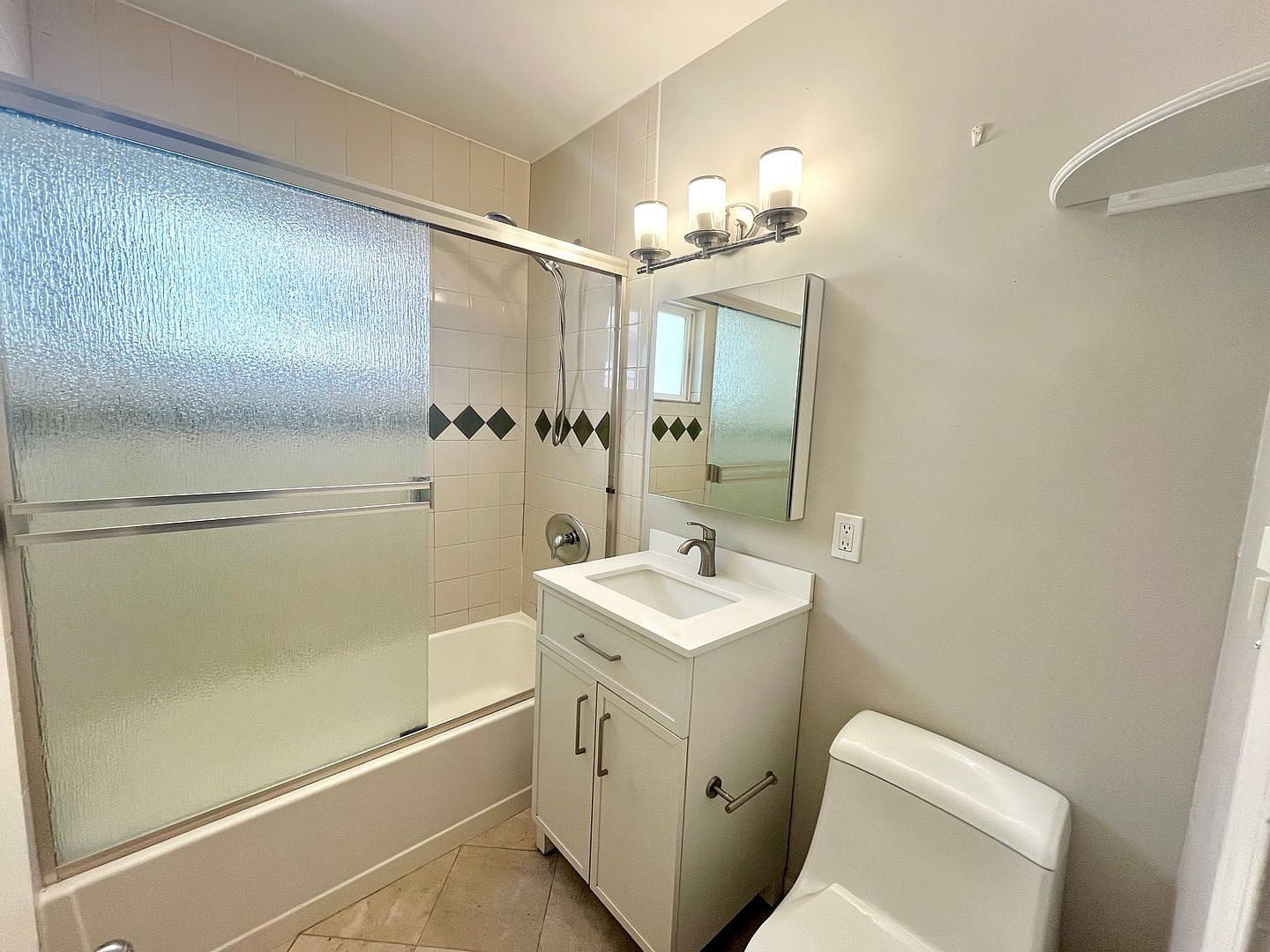 4686 1/2 photo 3