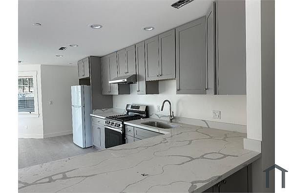 473 34th St photo 2