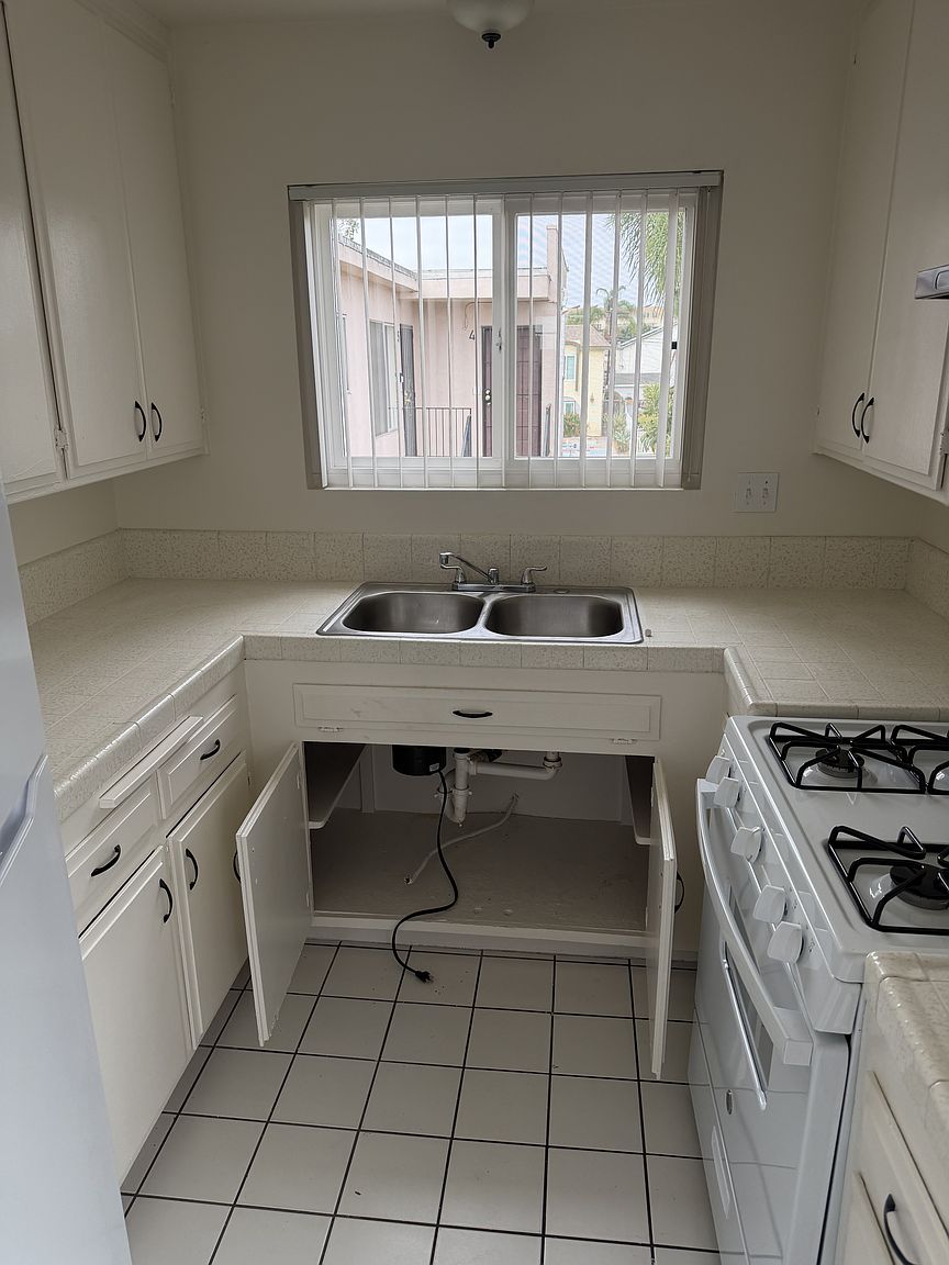 4065 Highland Ave photo 5