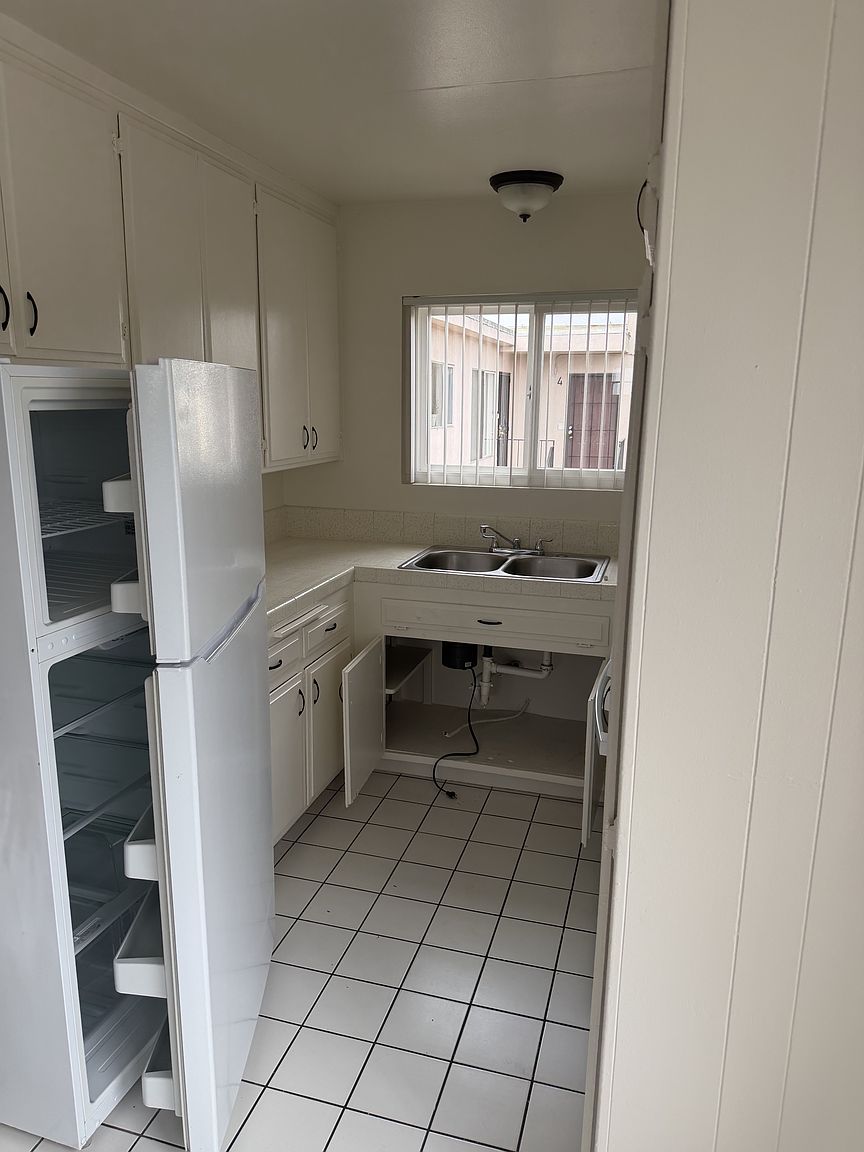 4065 Highland Ave photo 4