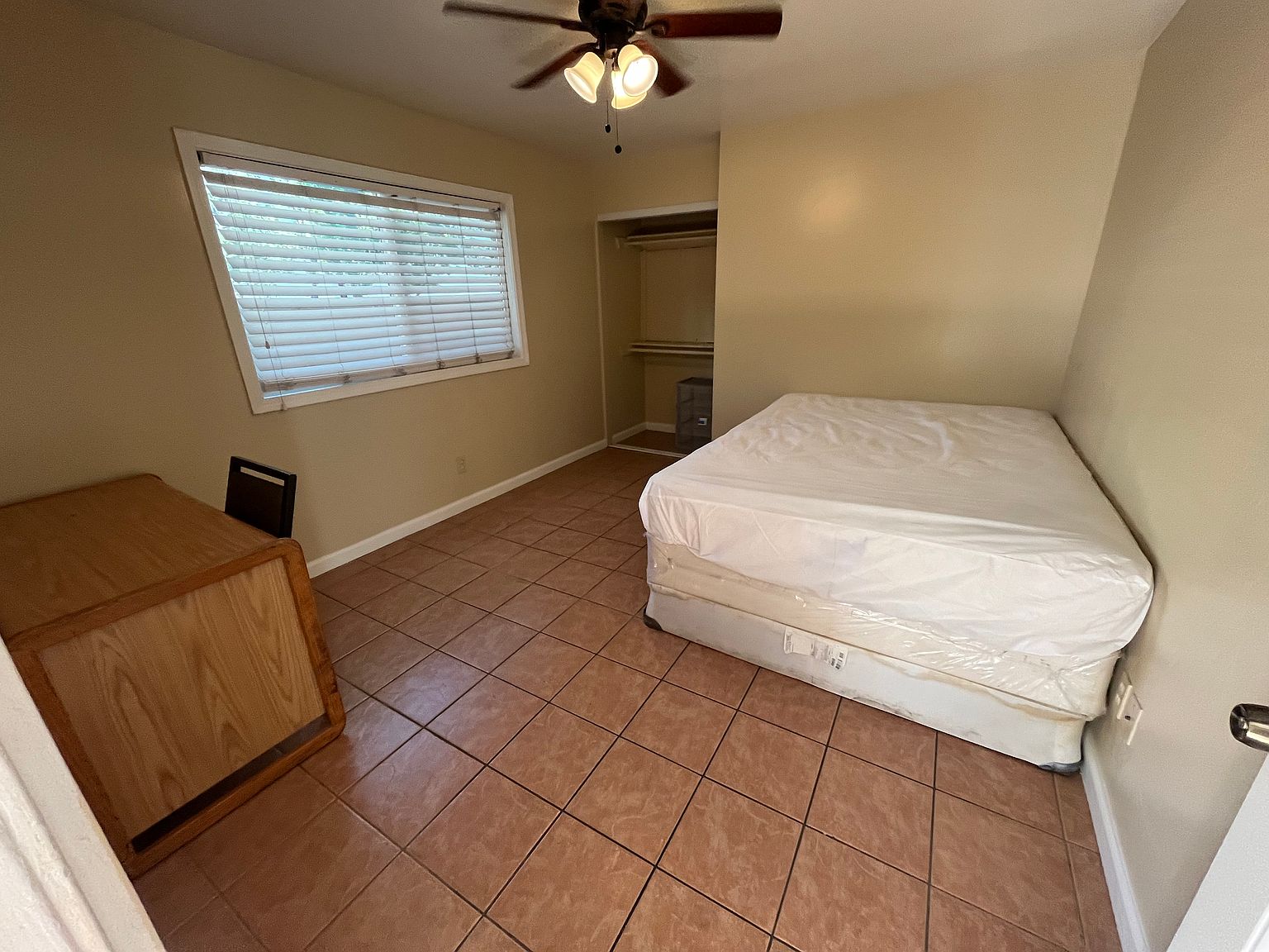 5811 Lindo Paseo photo 2