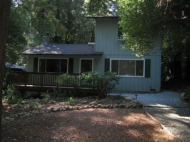 111 Acorn Dr photo 2