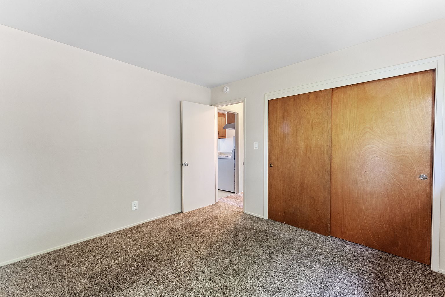 1450 Merrill St photo 3