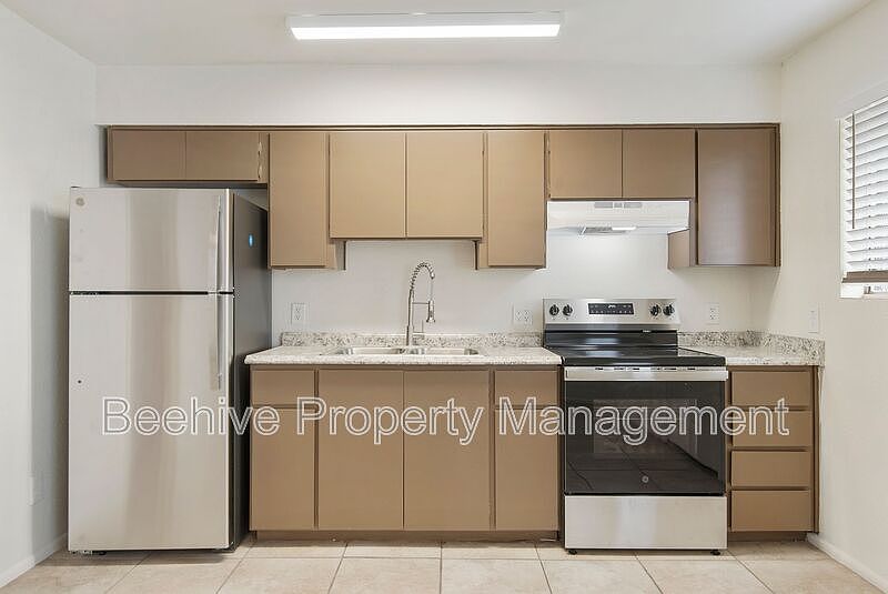 1634 E Monroe St Phoenix, AZ 85034 photo 2