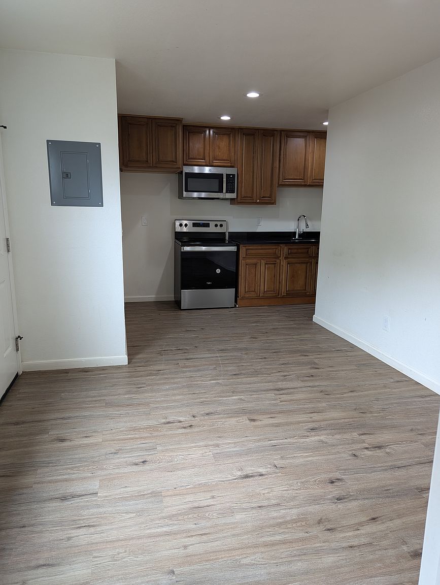 1BR/1BA Apartment on 6th Street Apt. · Watsonville photo 2