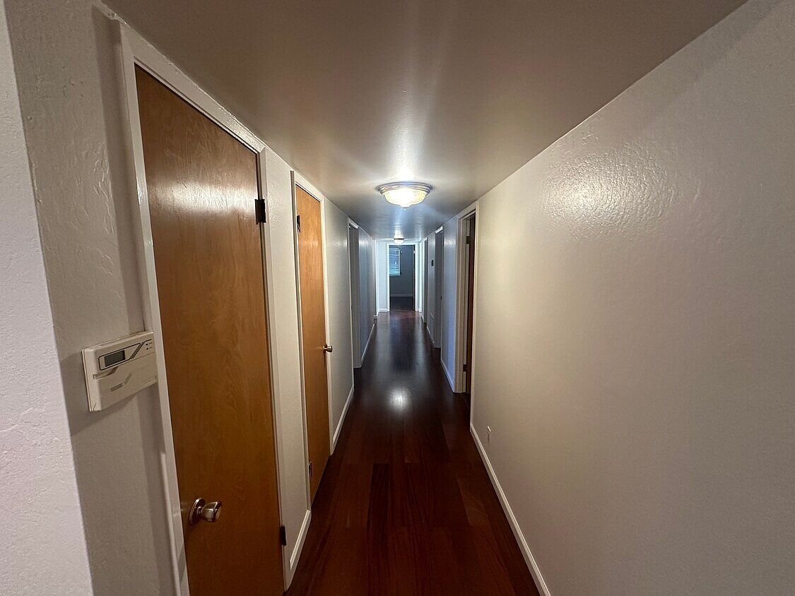 2BR/1BA Duplex on 63rd St · Oakland photo 3