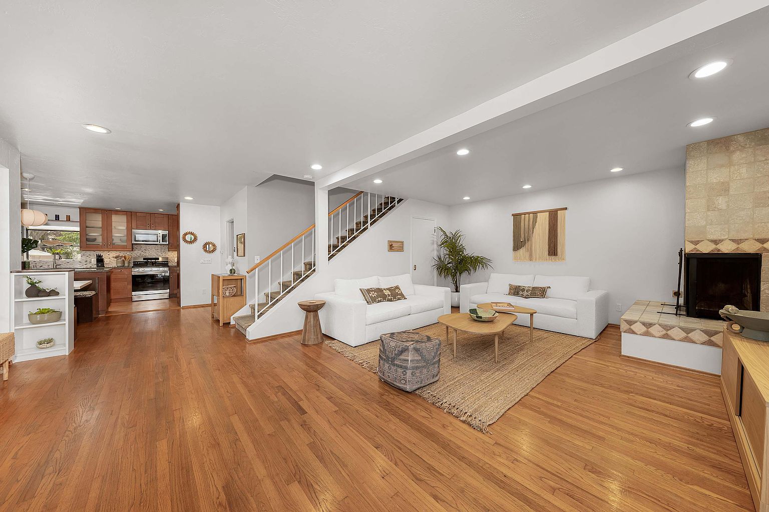 4819 Del Mar Ave photo 2