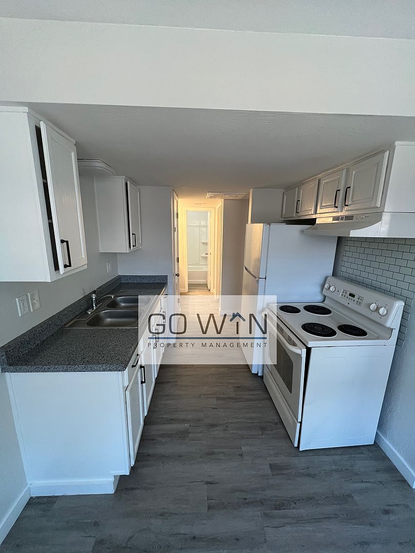 22 E Ingram St photo 5