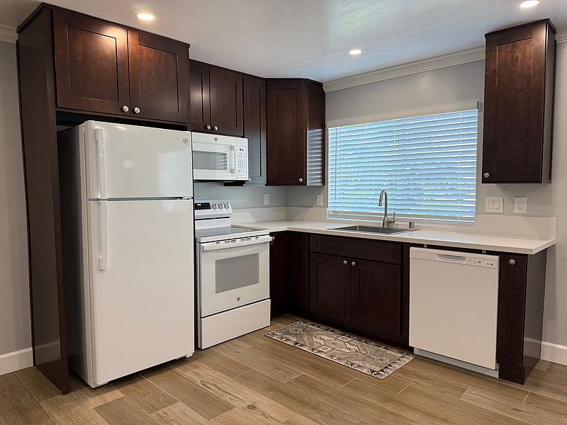 6112 Travers Way photo 3