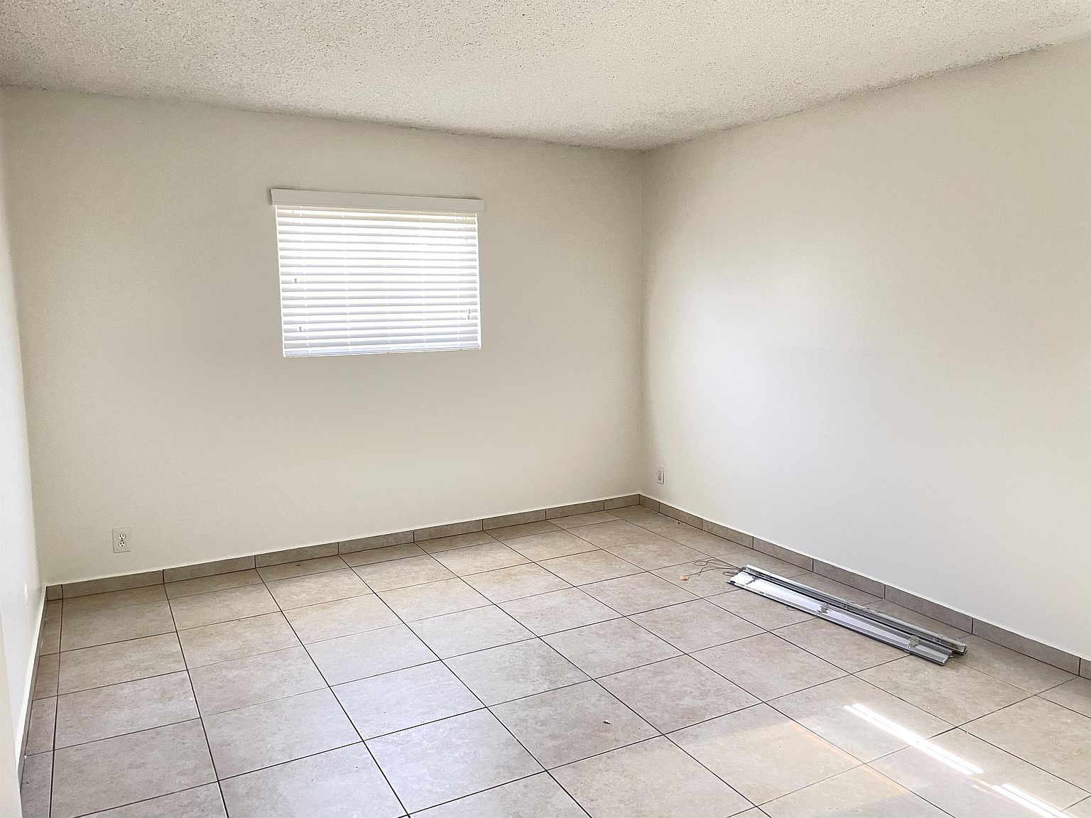 5368 Imperial Ave photo 4