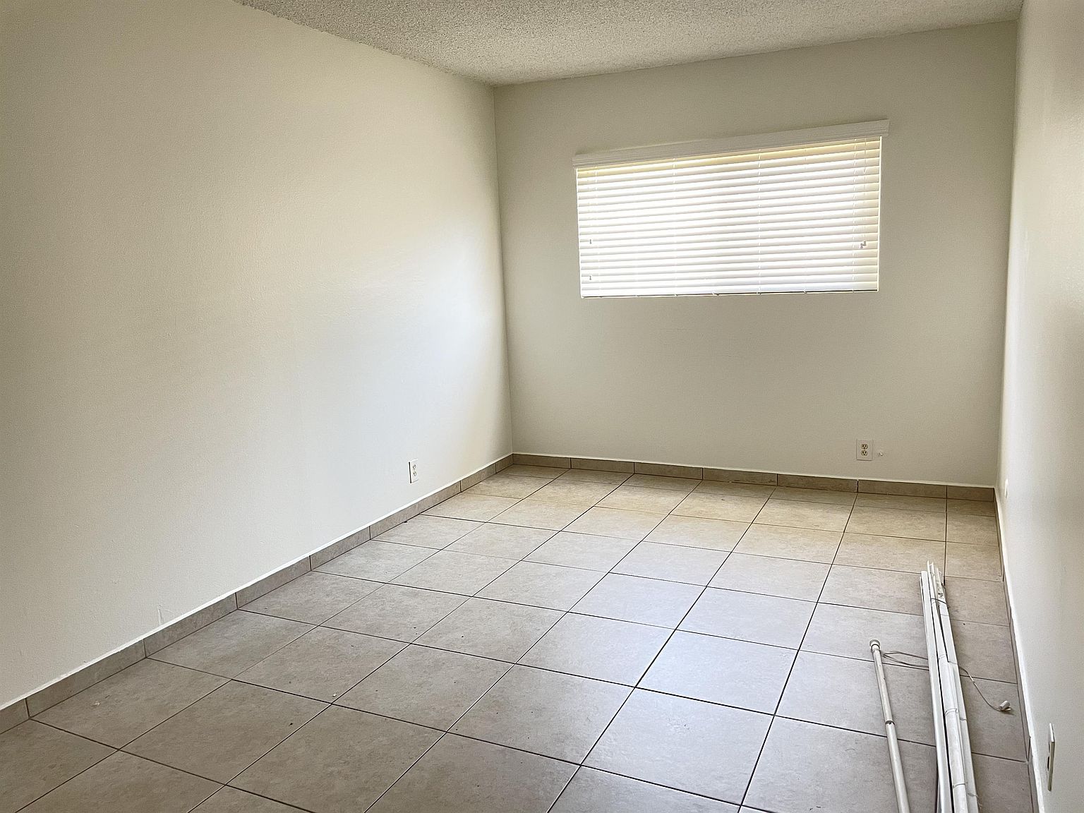 5368 Imperial Ave photo 4