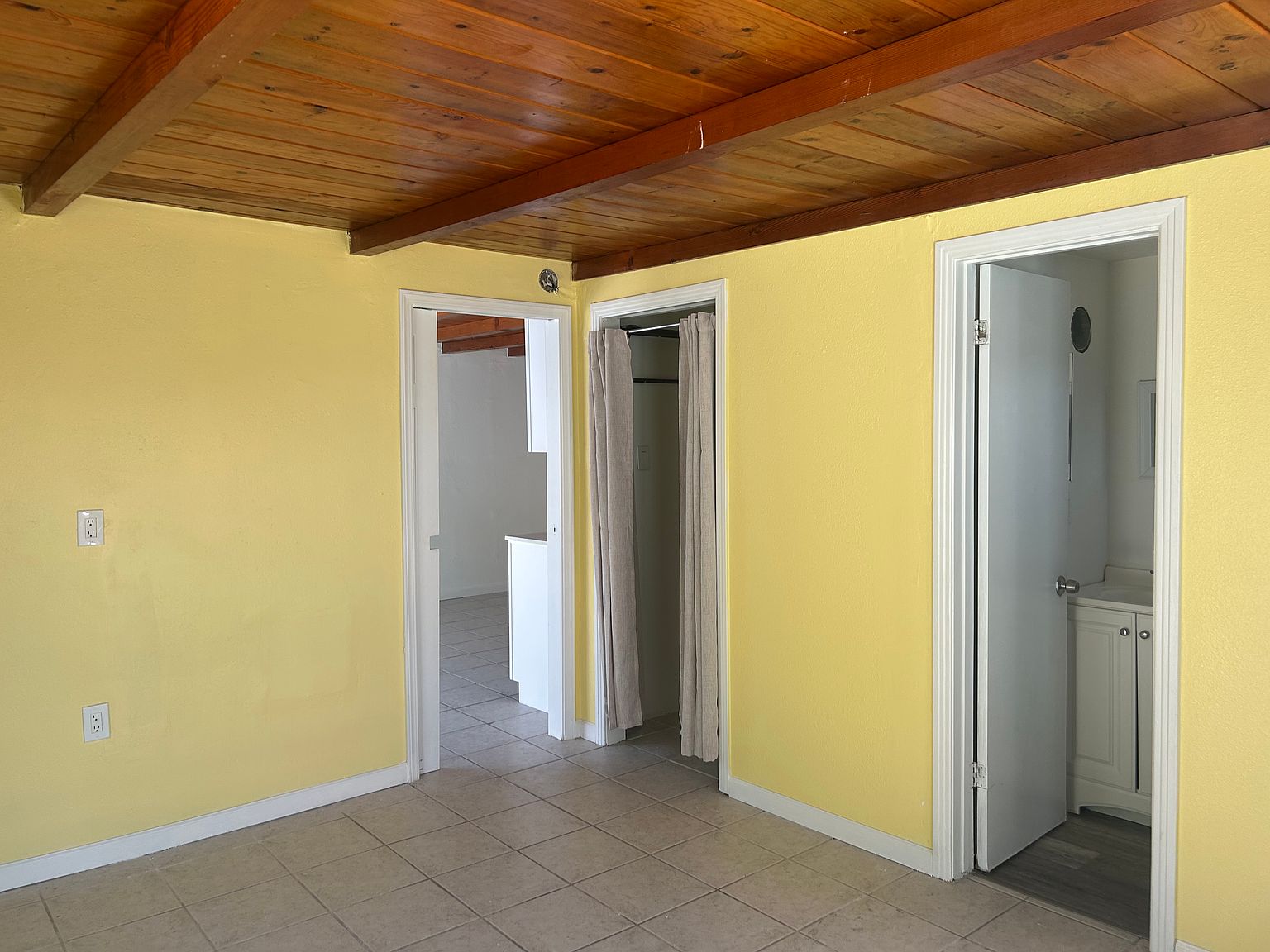 1019 Mission Ct photo 5