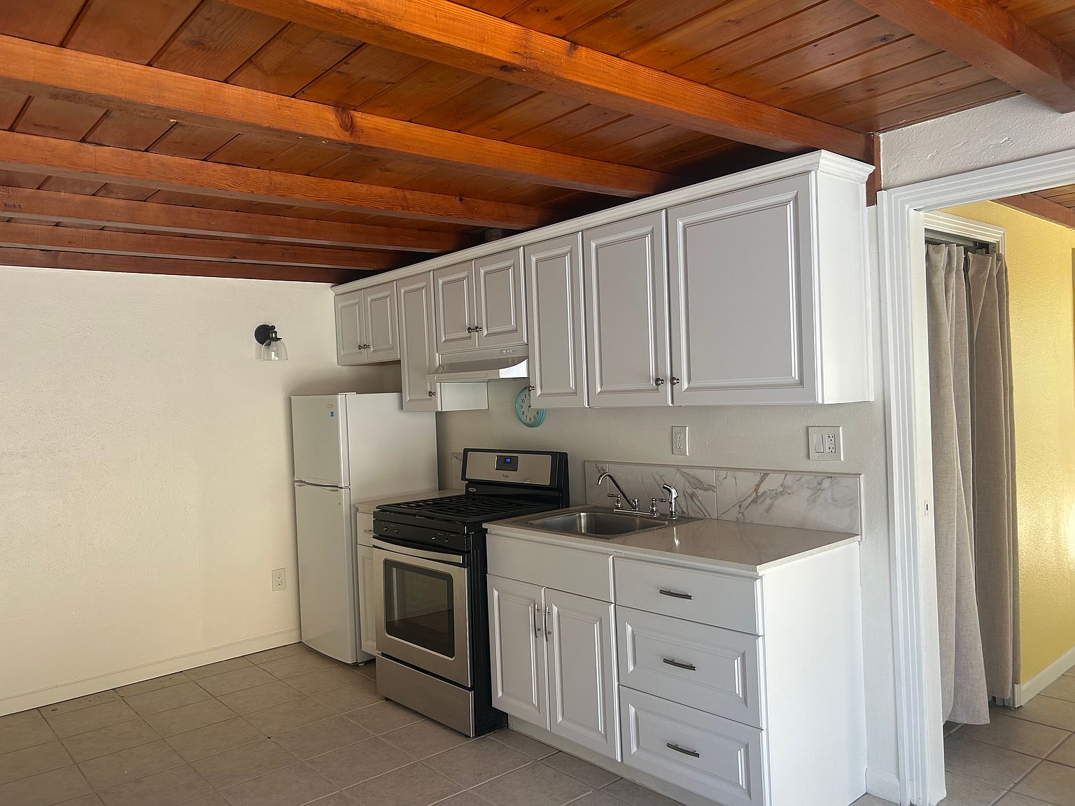 1019 Mission Ct photo 3