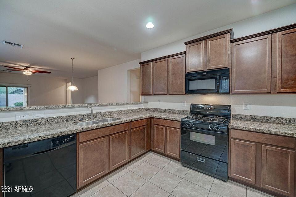 4582 W Crescent Rd photo 4