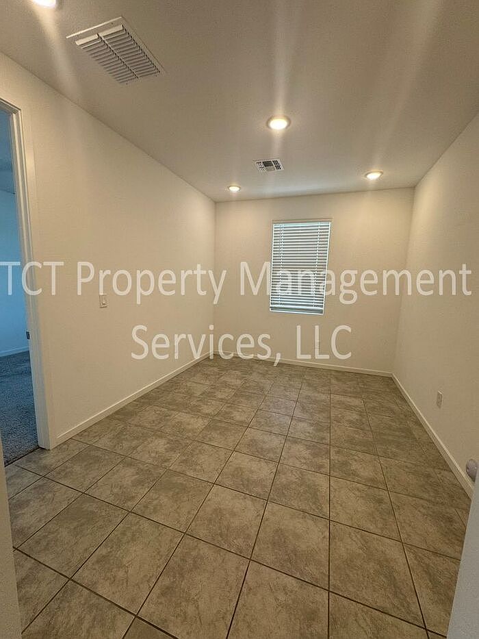 35756 N Bloom St photo 5
