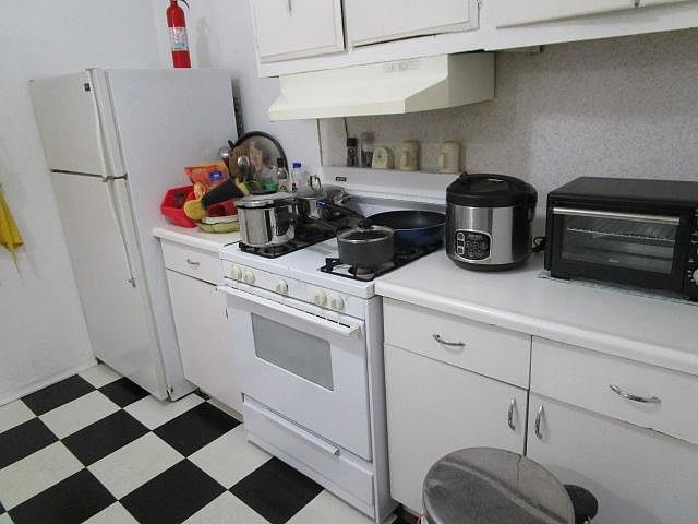 715 Corcoran Ave photo 2