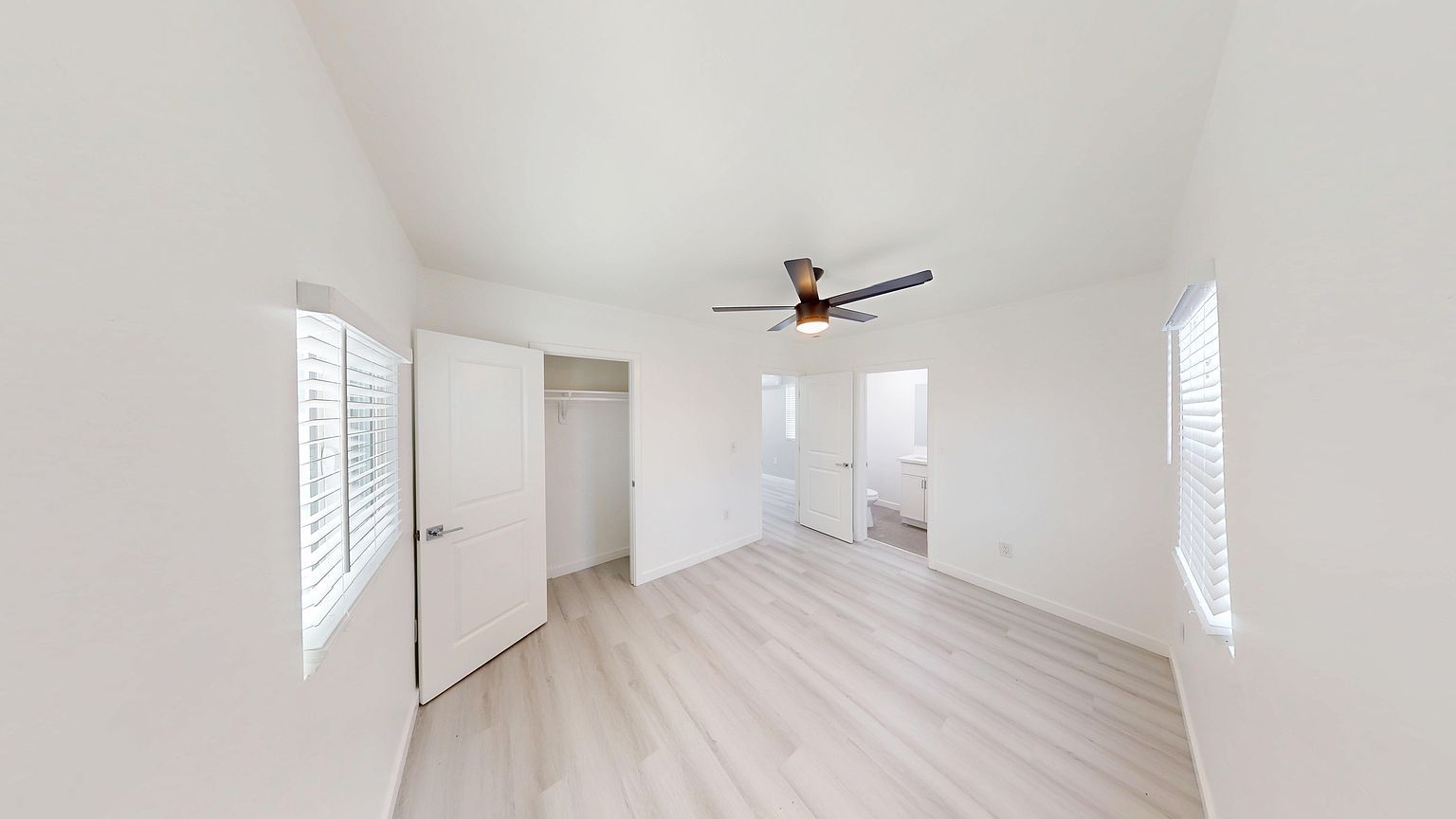 312 1/2 Milbrae St photo 3