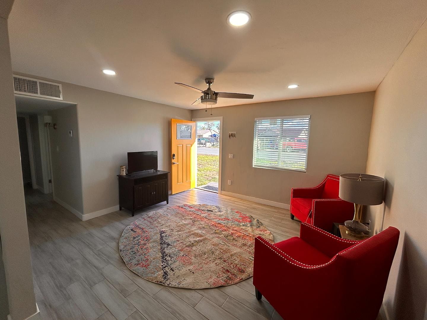 3936 W Nancy Ln Room 2 photo 4